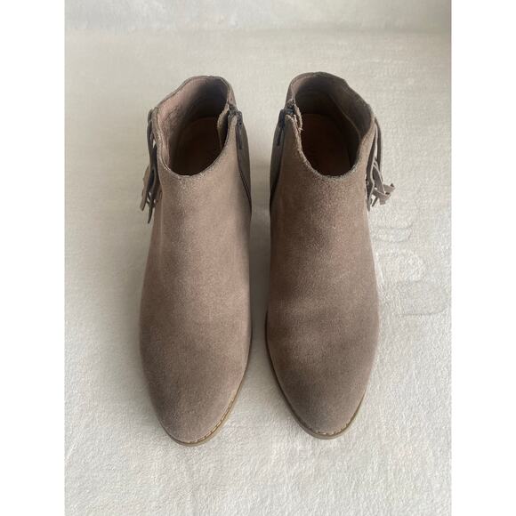 Vionic Ankle Booties Womens 8.5‎ Suede Fringe Heel Taupe Gold Studs Western - Picture 5 of 14